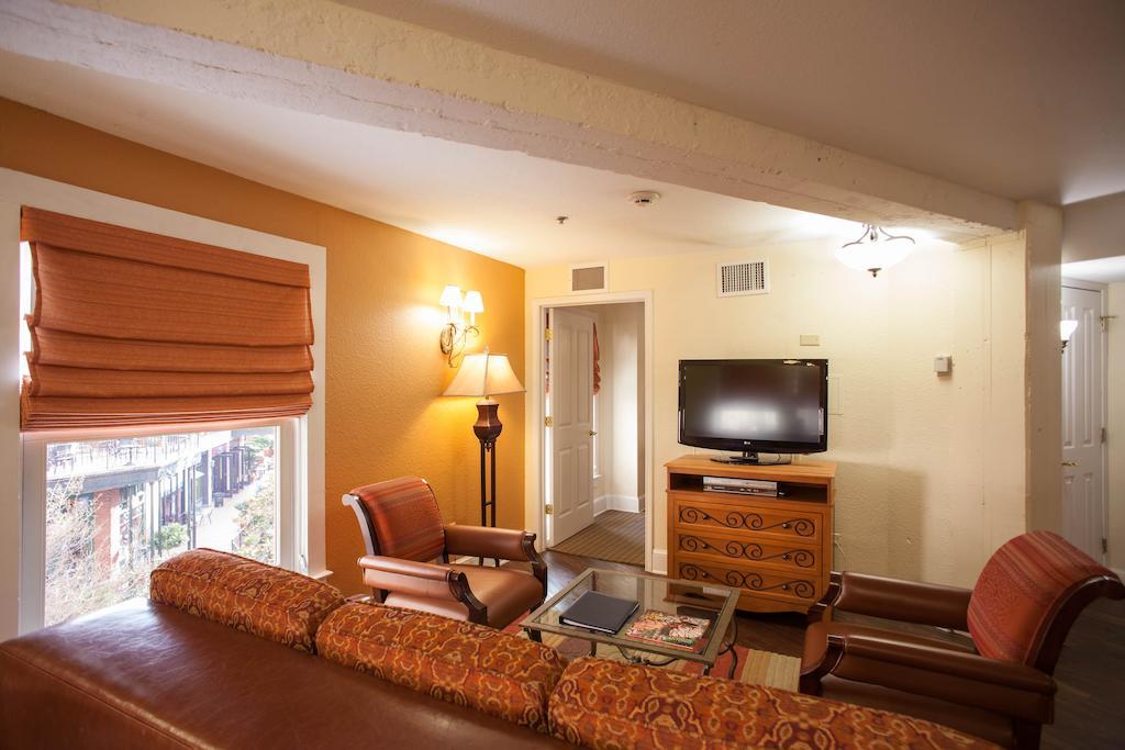 Club Wyndham Riverside Suites San Antonio Exterior photo
