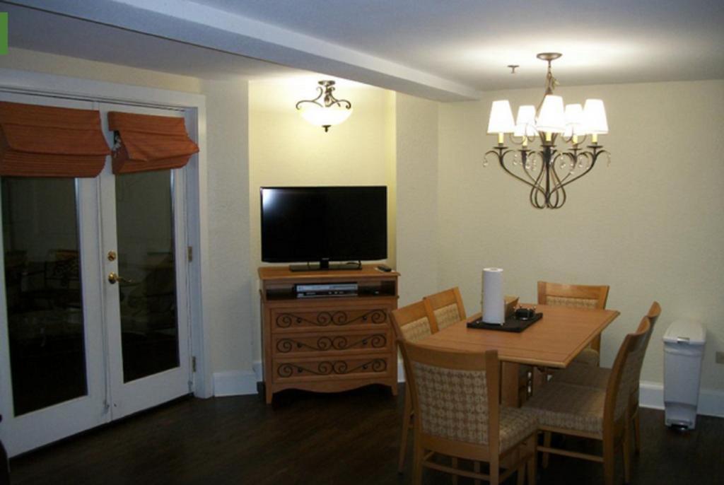 Club Wyndham Riverside Suites San Antonio Room photo