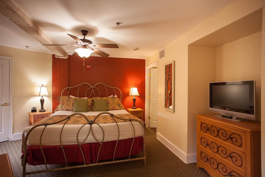 Club Wyndham Riverside Suites San Antonio Room photo