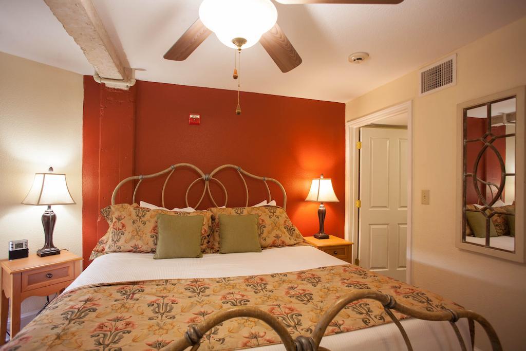 Club Wyndham Riverside Suites San Antonio Room photo
