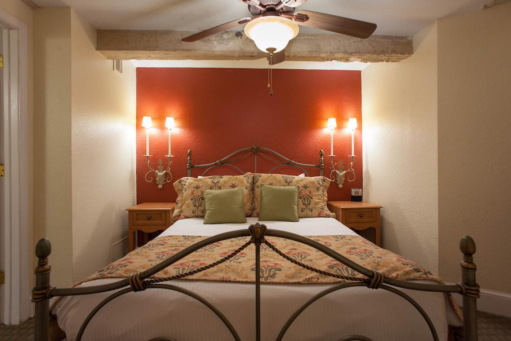Club Wyndham Riverside Suites San Antonio Room photo